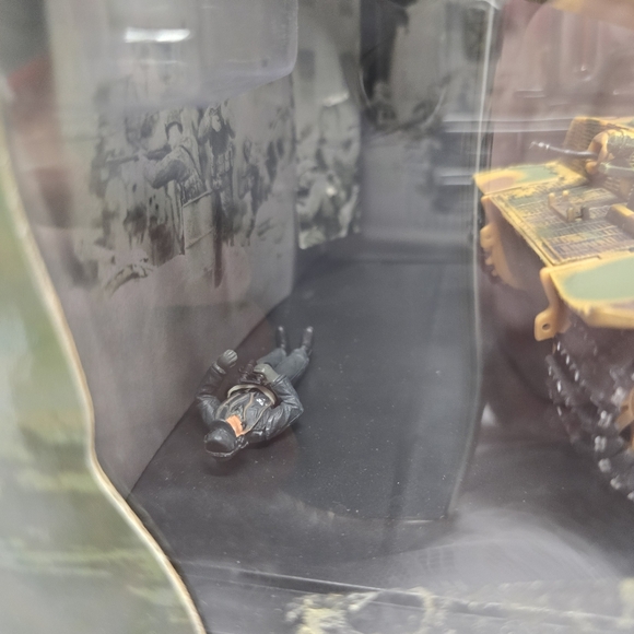Unimax Forces Of Valor German Tiger I Tank Normandy 1944 1:32 Scale Diecast - Picture 7 of 9